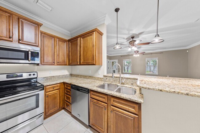 Building Photo - Modern Home in the Heart of Niceville!