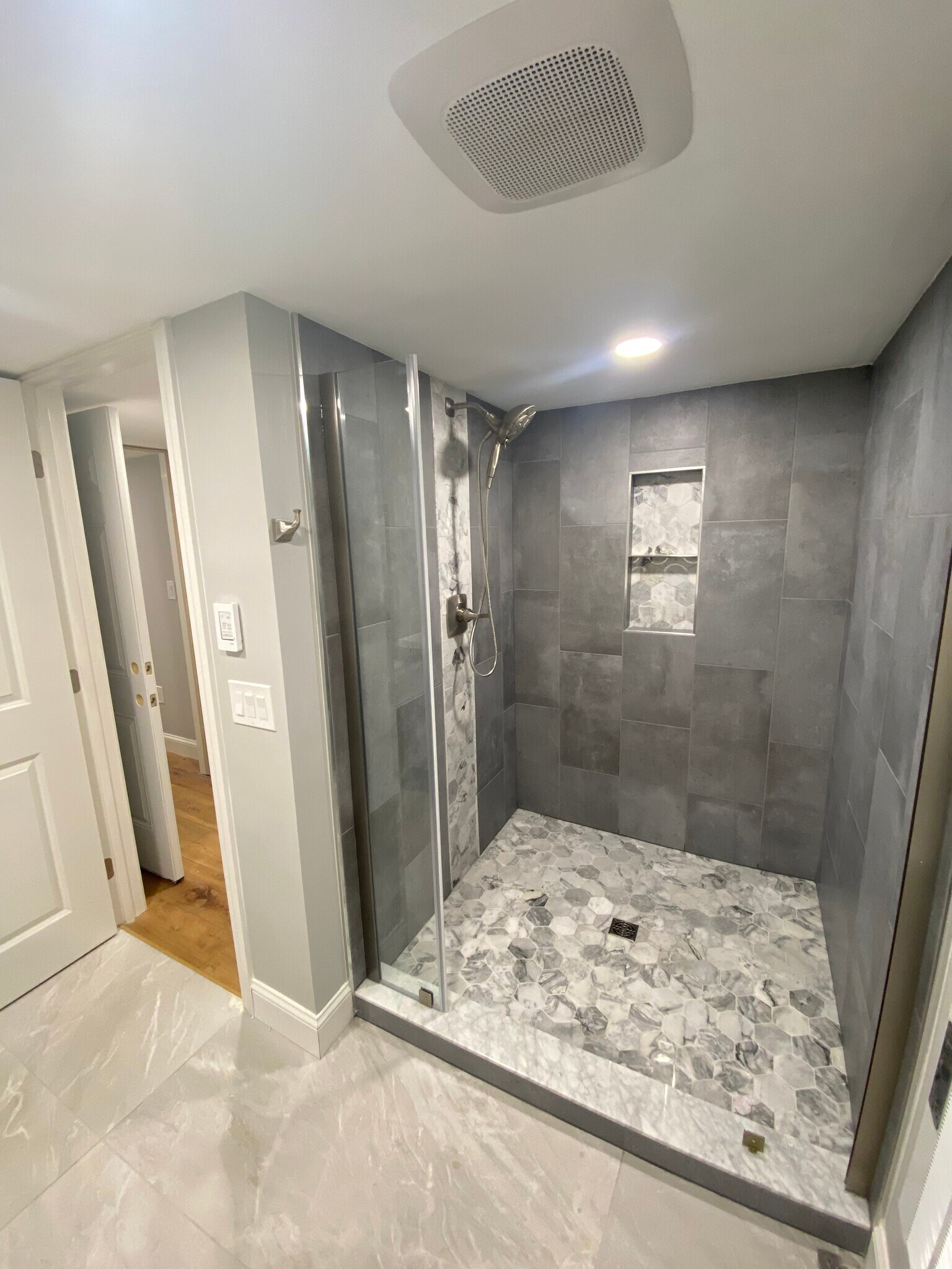 Building Photo - 5 Belle Ave