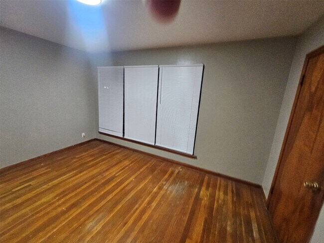 Building Photo - 2810 Monticello Dr