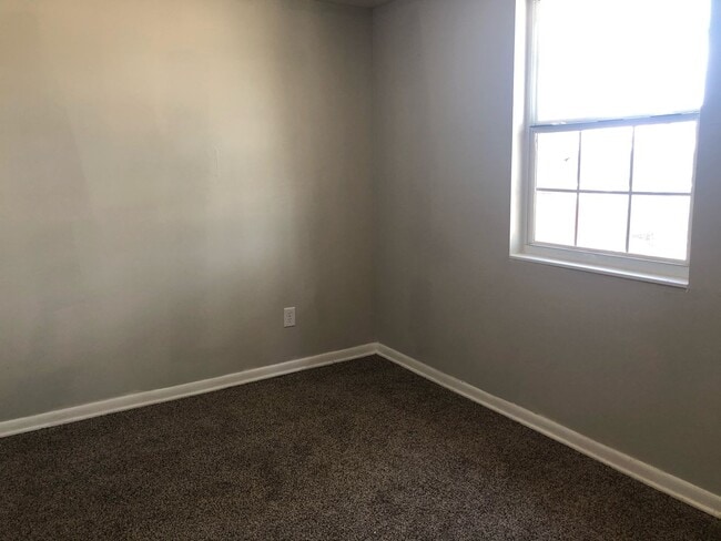 Building Photo - 2 Bed 2 Bath Home | Corner Lot with Single Car Garage | Pet Friendly | Washer Dryer Hook Ups | Se...