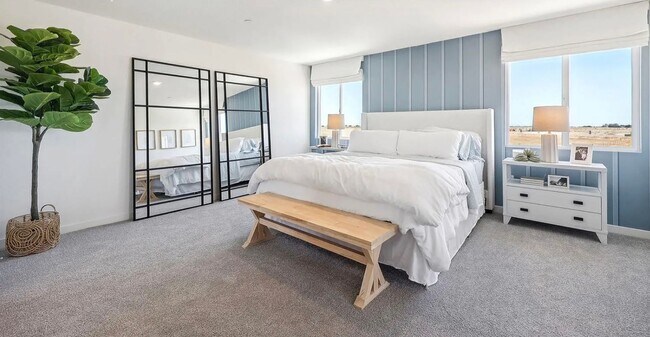 Building Photo - Spectacular New 5/3 Bath Available Now!