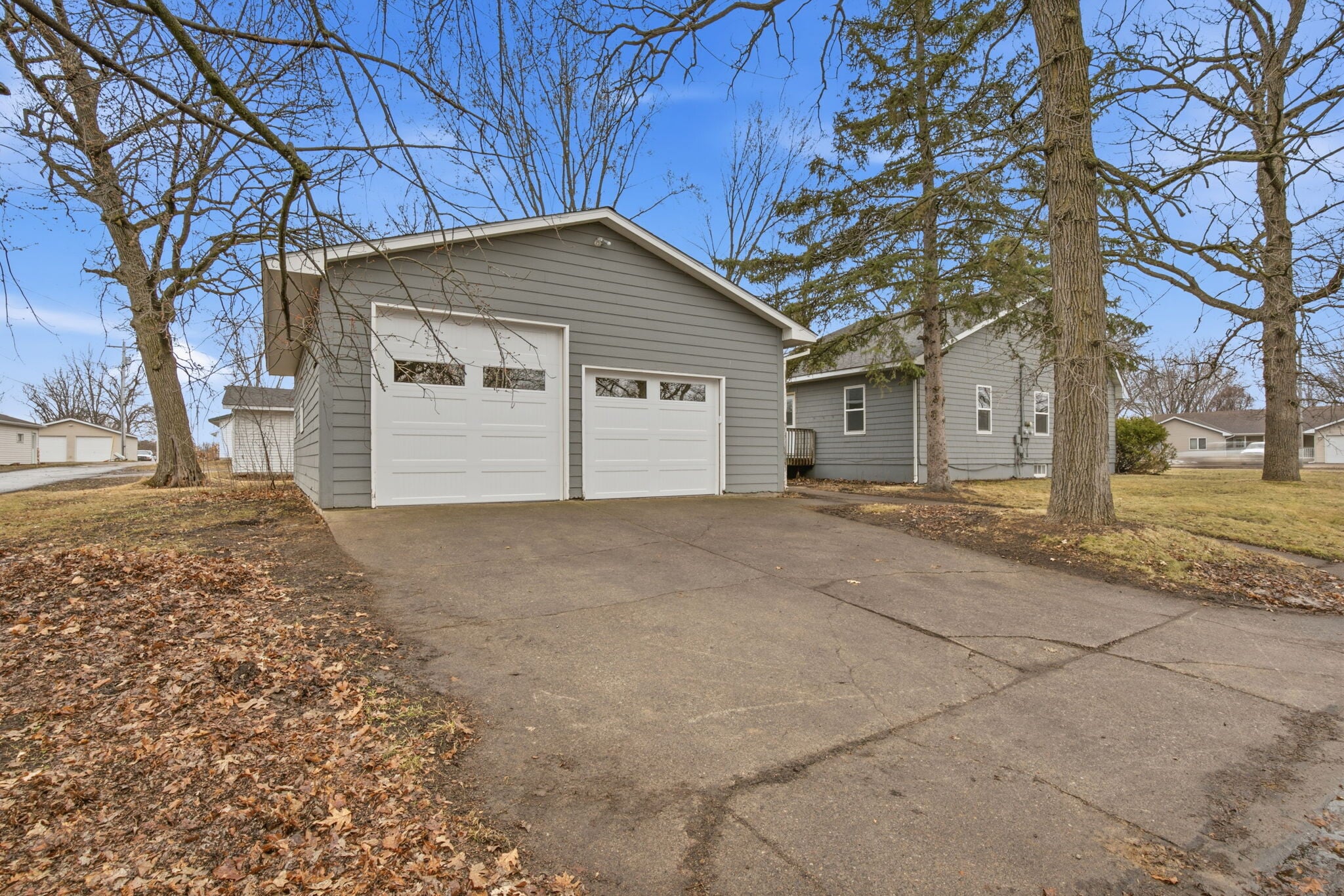 Building Photo - 355 Central Ave N