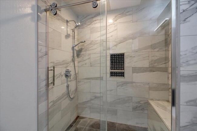 Building Photo - 1535 San Joaquin Ave