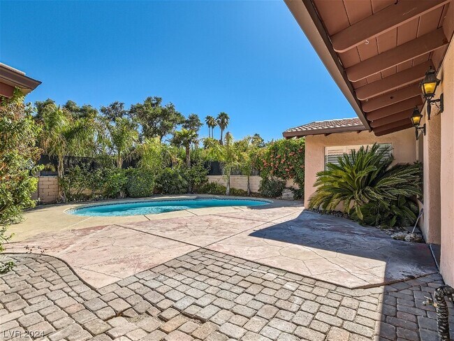 Building Photo - 3415 Villa Hermosa Dr