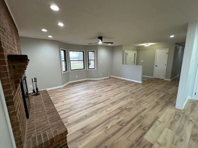 Building Photo - 7269 KY-405