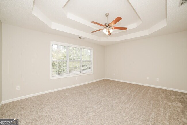 Building Photo - 5725 Newnan Cir