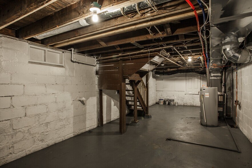 Building Photo - 3841 N Park Ave