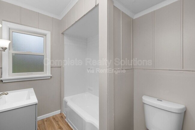 Building Photo - 1821 Korando Ave