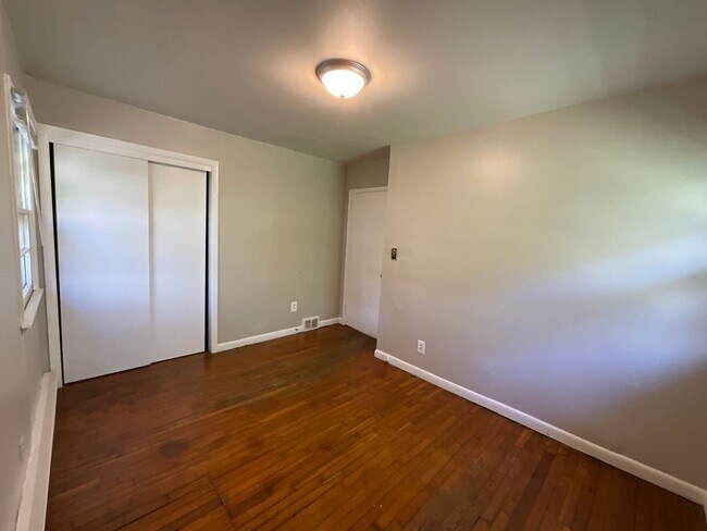 Building Photo - 1533 Beaucrest Ave