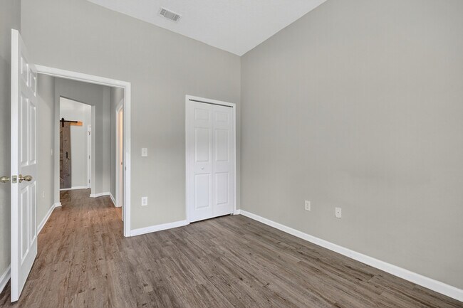 Building Photo - 209 Larkin Pl