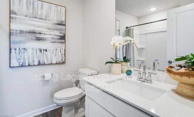 Building Photo - 3134 Fall Hls Dr