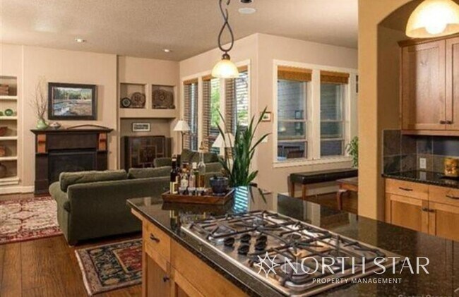 Building Photo - 4 Bed, 3 Bath w/ 3,030 sqft of perfection in Renaissance Ridge