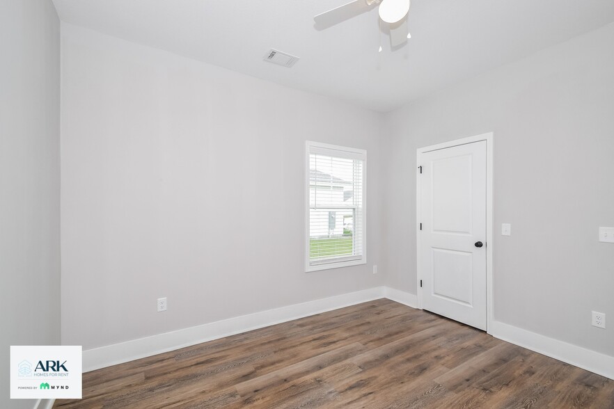 Building Photo - 1003 Autumns Wood Cir E