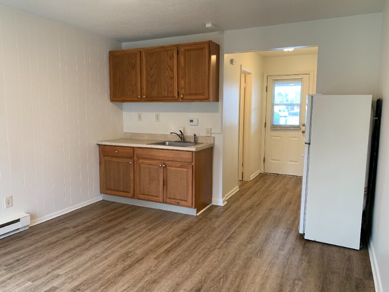 Building Photo - 10 Belchertown Rd