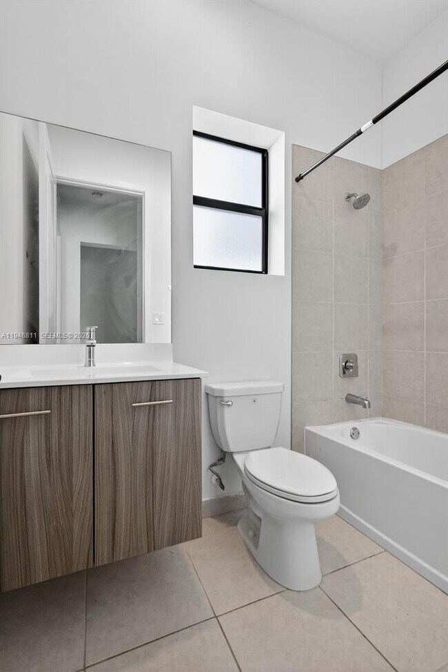 Building Photo - 4398 SW 173rd Ave