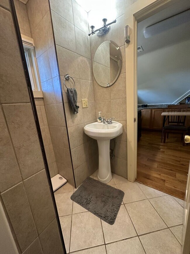 Building Photo - 113 Comstock Pl