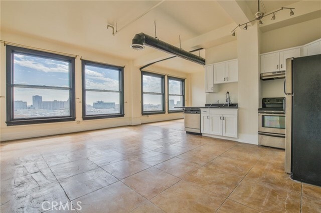 Building Photo - 108 W 2nd St