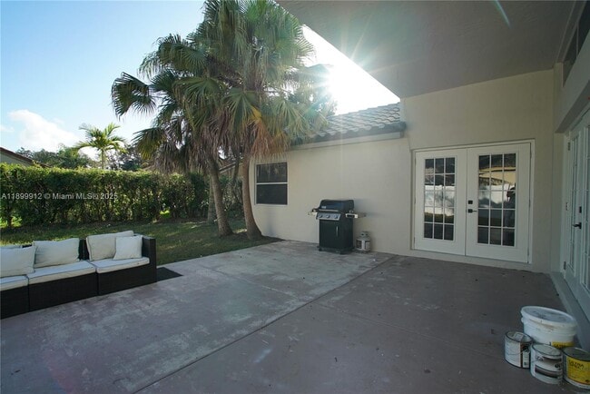 Building Photo - 658 Stanton Dr