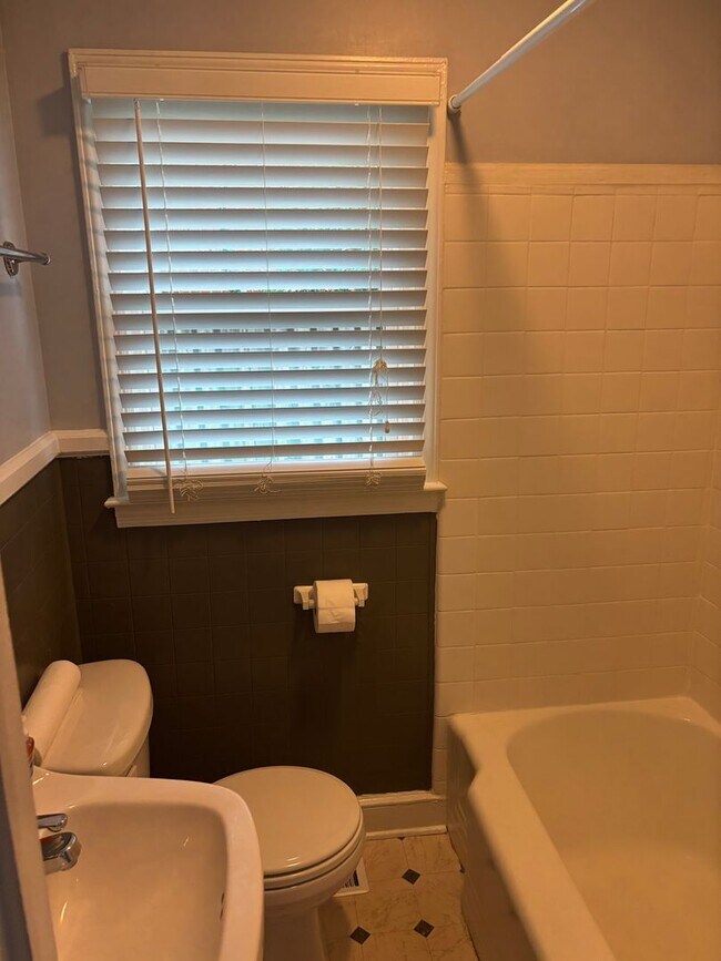 Building Photo - Burlington