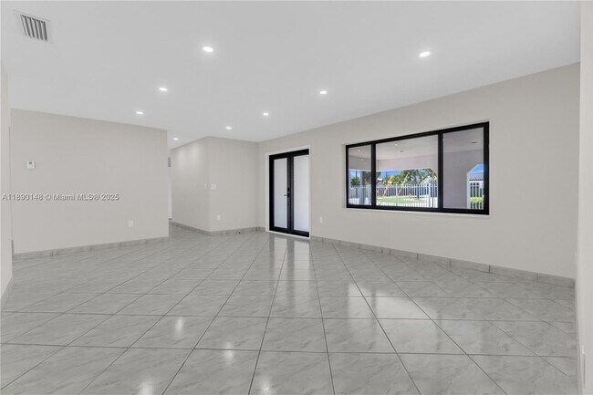 Building Photo - 631 SW 102nd Ave