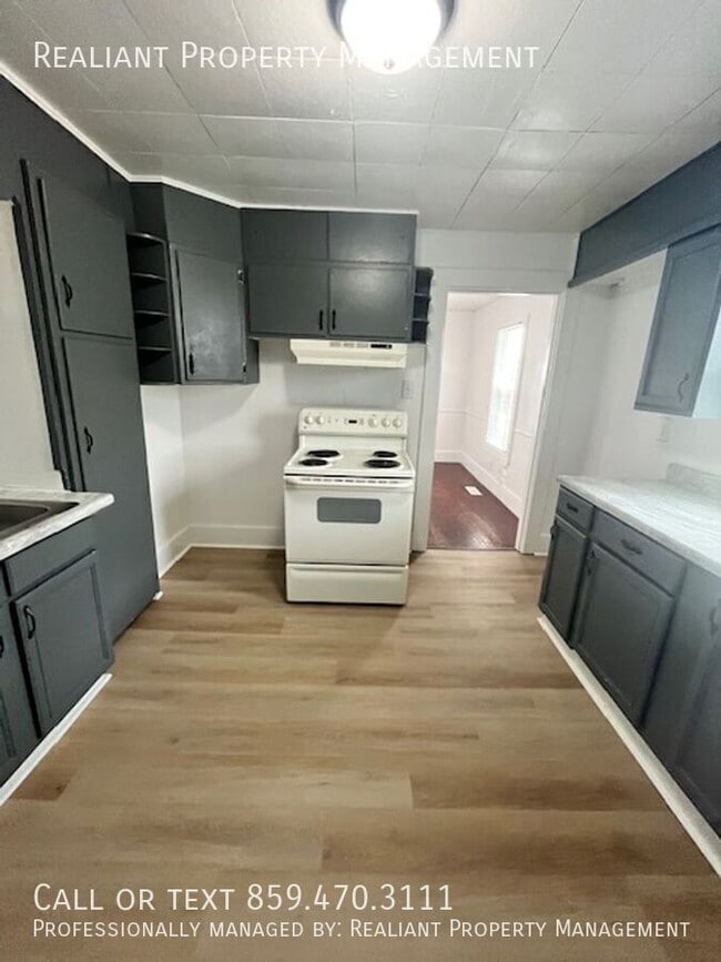 Building Photo - 136 Fourth Street-