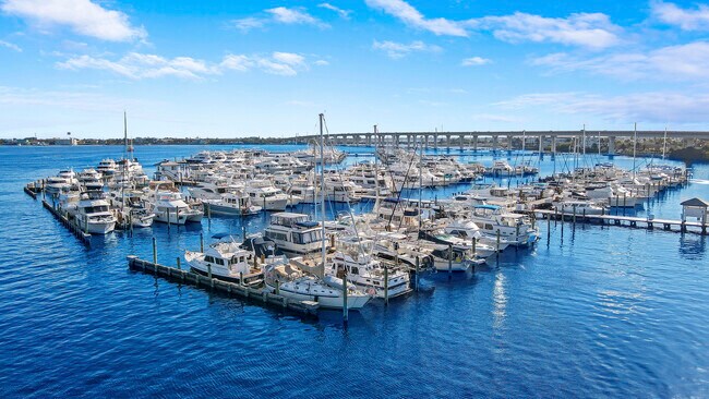 Building Photo - 675 NW Flagler Ave