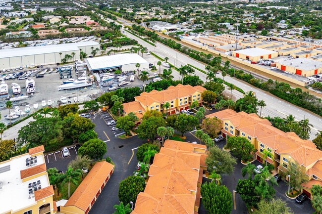 Building Photo - 900 Scotia Dr