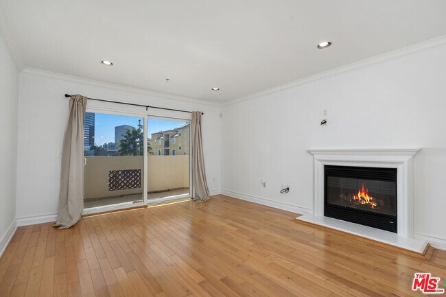 Building Photo - 1246 Armacost Ave