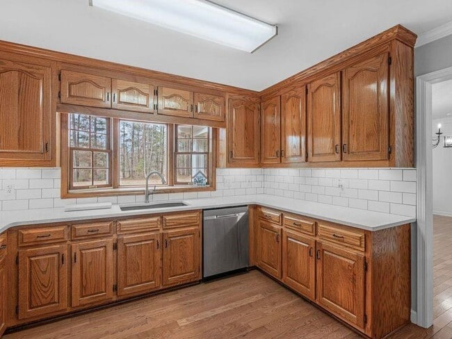 Building Photo - 305 Riverbend Dr