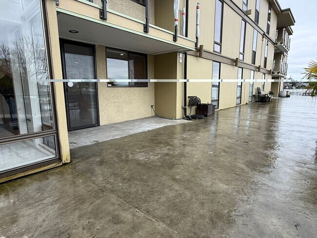 Building Photo - 2bd/1.5ba Kirkland Condo