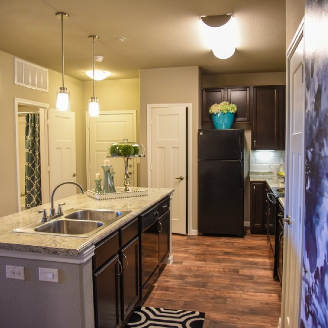 Interior Photo - Raleigh House