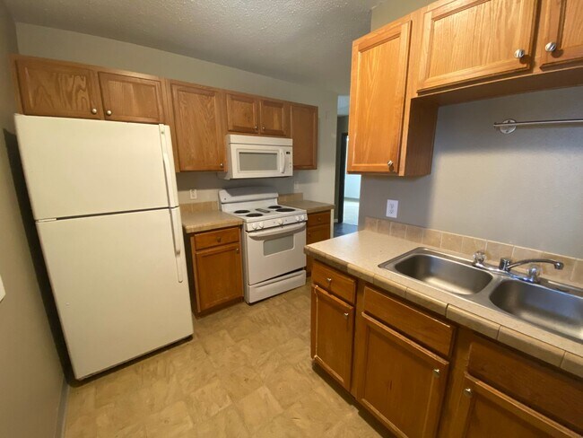 Building Photo - 22474-224D2 Restful Ln