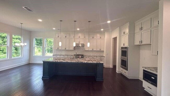 Building Photo - 5365 Travers Ln