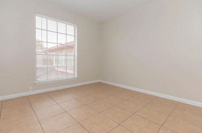 Interior Photo - Southern Oaks Apartments