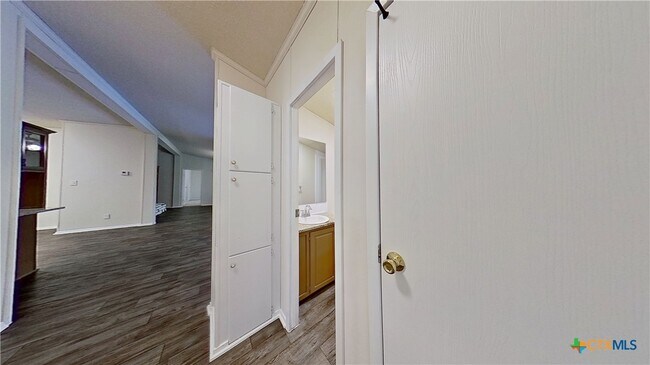 Building Photo - 100 Co Rd 194