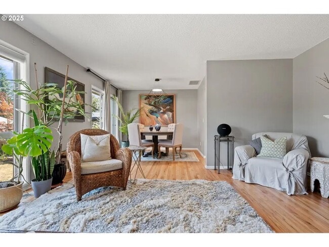 Building Photo - Charming 4-Bed Ranch Home with In-Ground P...
