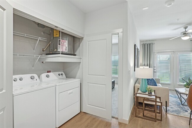 Building Photo - 6000 Jones Rd