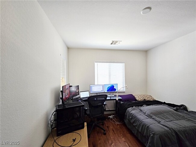 Building Photo - 125 Short Ruff Way