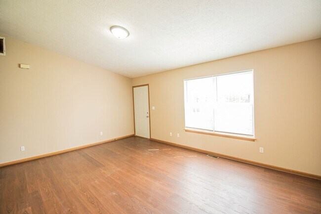 Building Photo - 2204 Bridgewater Cir
