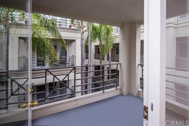 Building Photo - 2243 Martin-
