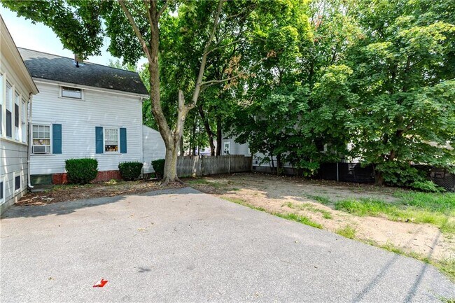 Building Photo - 173 Oakland Ave