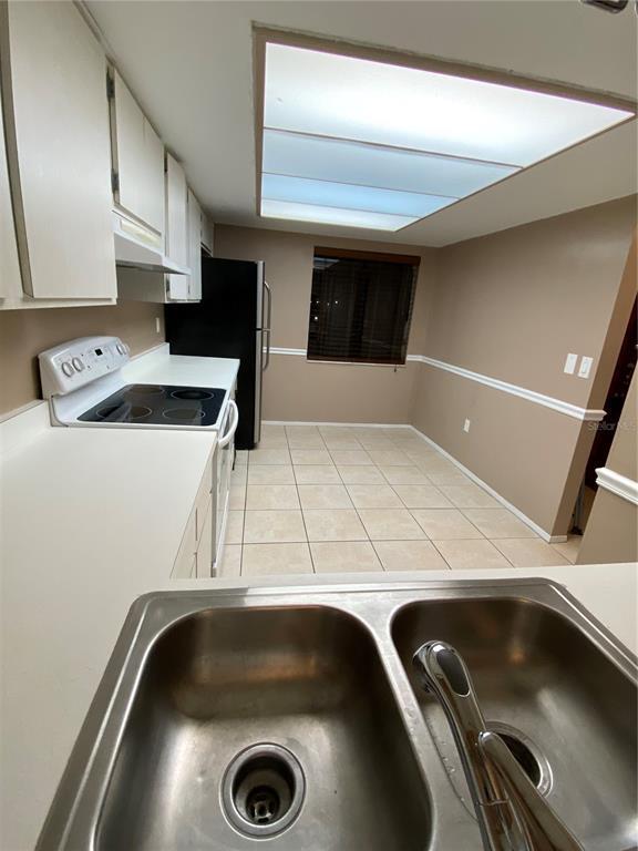 Building Photo - 225 Caryl Way