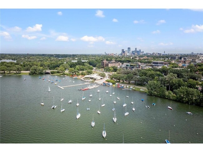 Building Photo - 3521 Girard Ave S