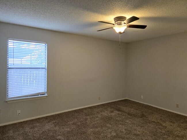 Building Photo - Two Bedroom MISD Duplex