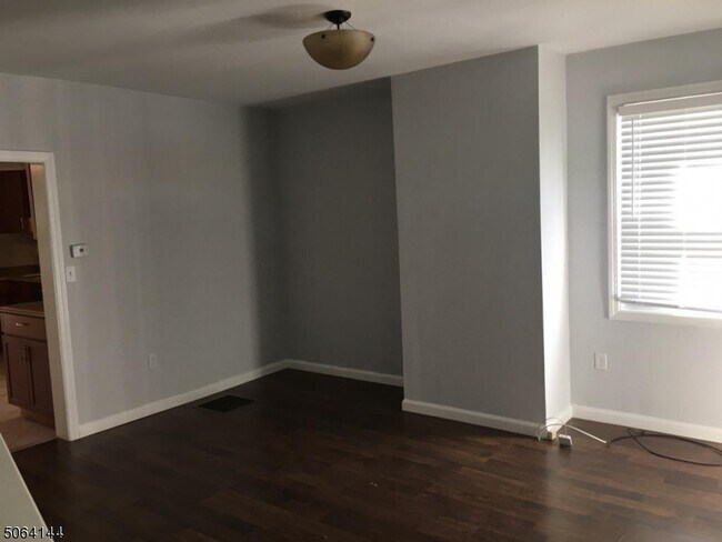 Building Photo - 74 Fern Ave