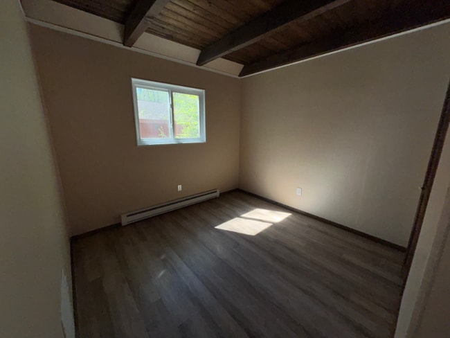 Building Photo - 224 Maple Ridge Dr