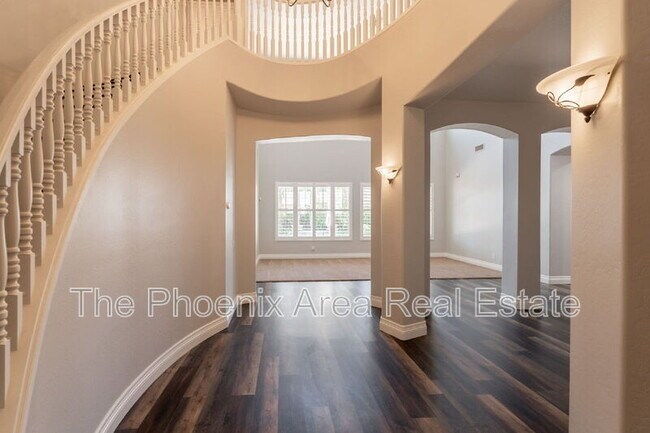 Building Photo - 716 E Runaway Bay Pl
