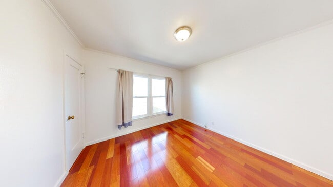 Building Photo - Charming Outer Sunset Single Family Home w...