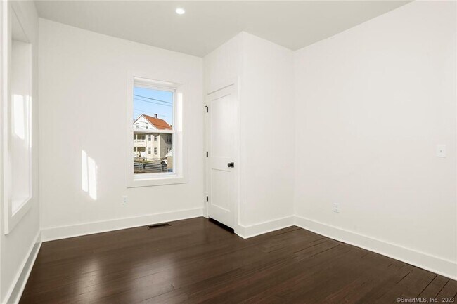 Building Photo - 28 Congress Ave