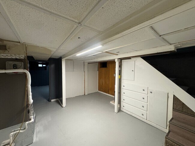 Building Photo - y80215